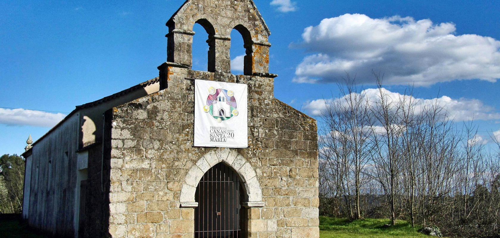 Fachada da Igreja Velha de Santa Maria de Canas de Sabugosa 0